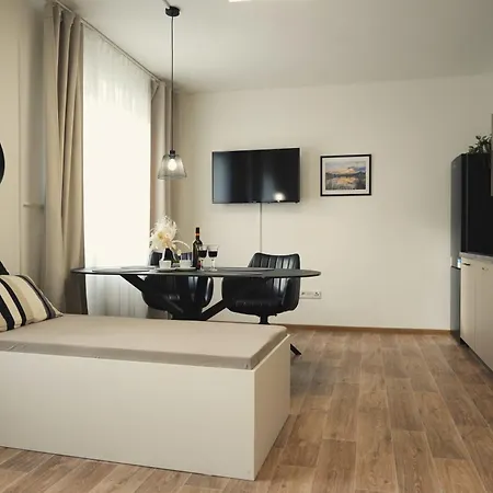 Morava 4, Parkovani Zdarma Safarikova 855 Apartman